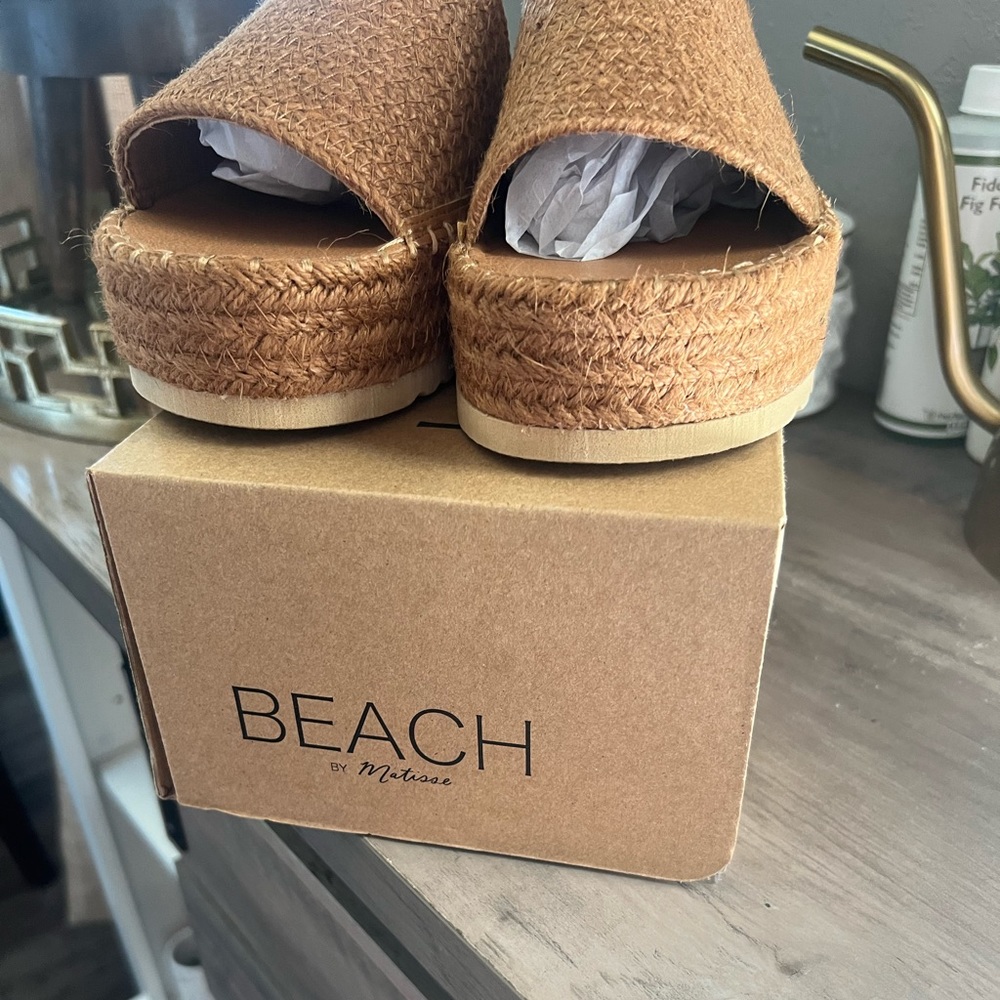 Beach sandals